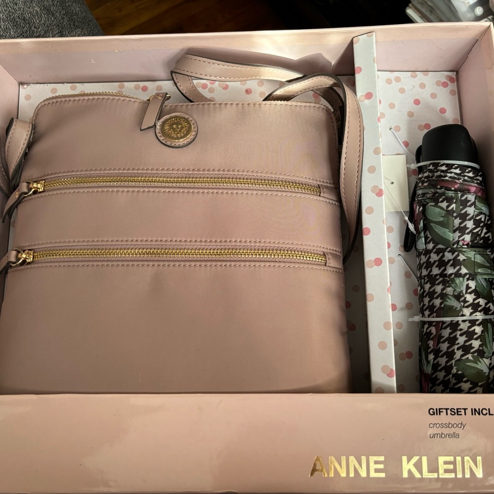 Anne Klein gift set